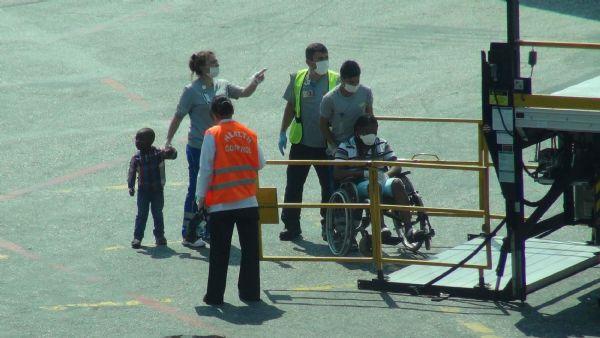 Atatürk Havalimanı'nda ebola virüsü paniği