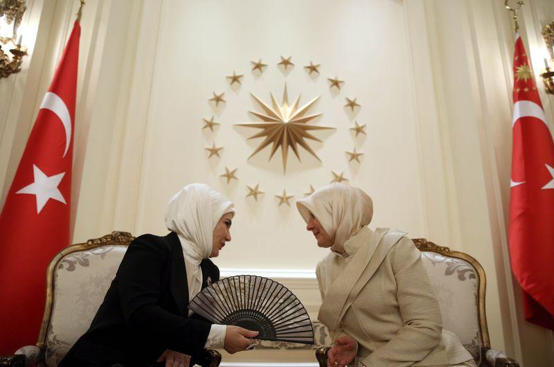 Köşk'te Emine Erdoğan-Hayrünnisa Gül buluşması