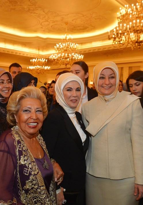 Köşk'te Emine Erdoğan-Hayrünnisa Gül buluşması