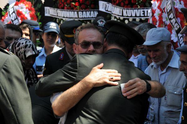 Şehit Emre As toprağa verildi