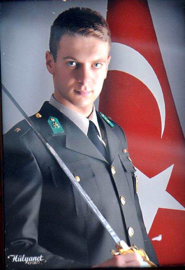 Şehit Emre As toprağa verildi