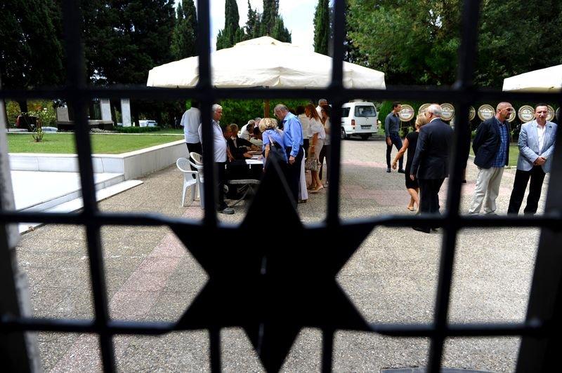 Jak-Georgia Karako çifti toprağa verildi