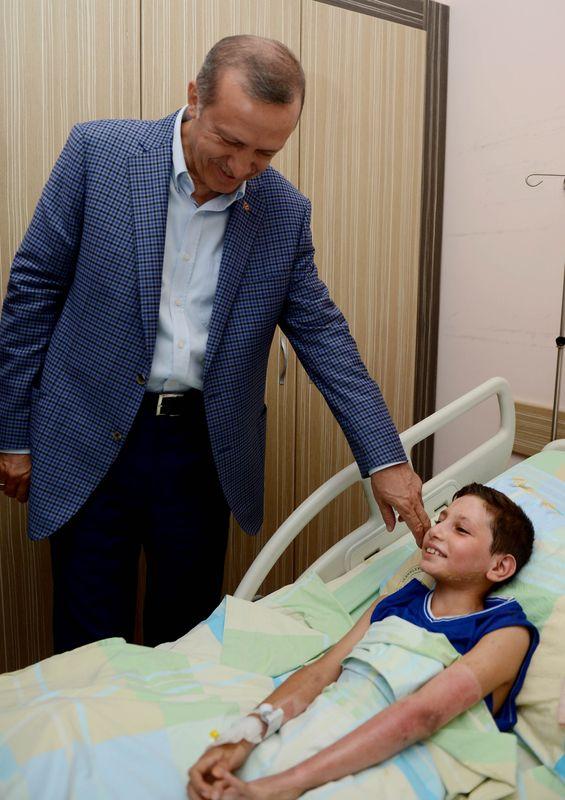 Erdoğan Gazzeli yaralıları ziyaret etti