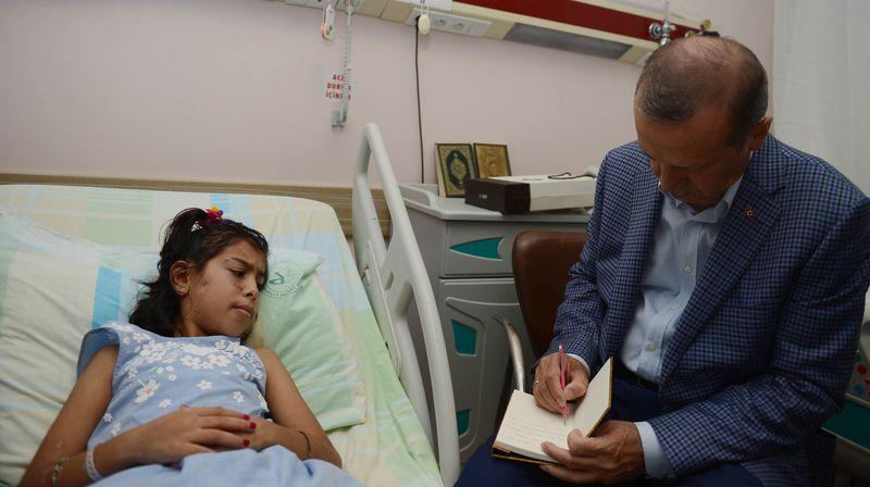Erdoğan Gazzeli yaralıları ziyaret etti