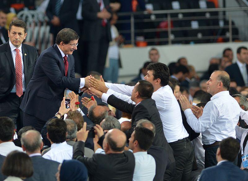 Ahmet Davutoğlu AK Parti Genel Başkanı oldu İZLE