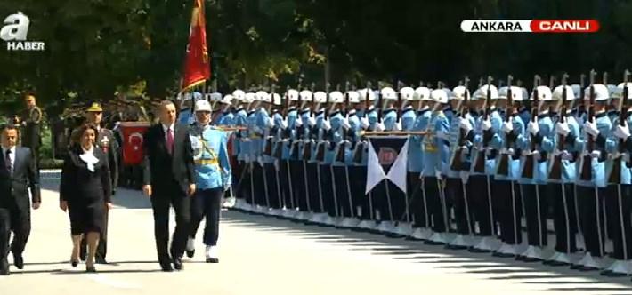 Erdoğan'dan askere ilk selamlama İZLE
