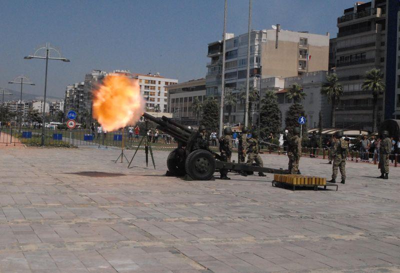 Erdoğan için 101 pare top atışı İZLE