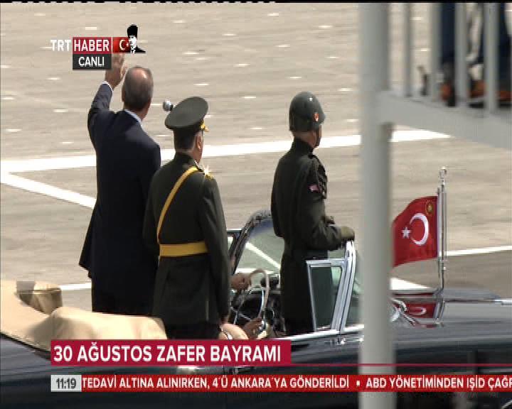 Cumhurbaşkanı Erdoğan tören kıtasını selamladı İZLE