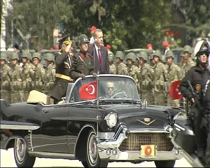 Cumhurbaşkanı Erdoğan tören kıtasını selamladı İZLE