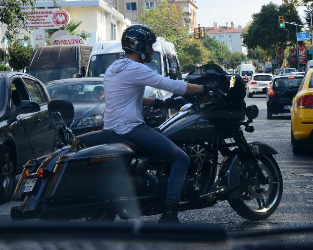 Kıvanç Tatlıtuğ anne yasağını deldi