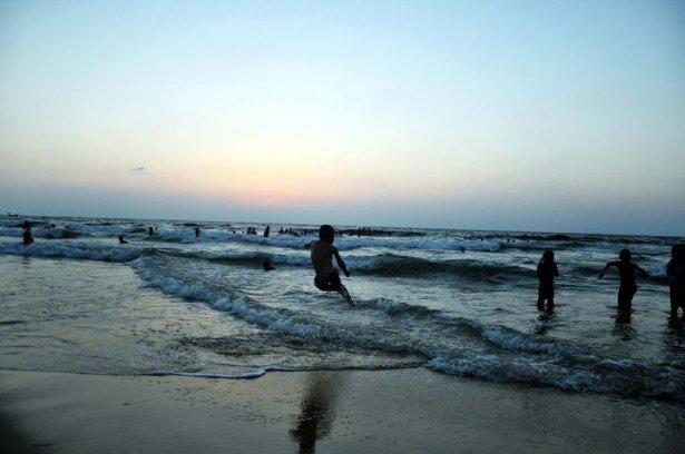 Gazzeliler uzun zaman sonra sahillere akın ettiler