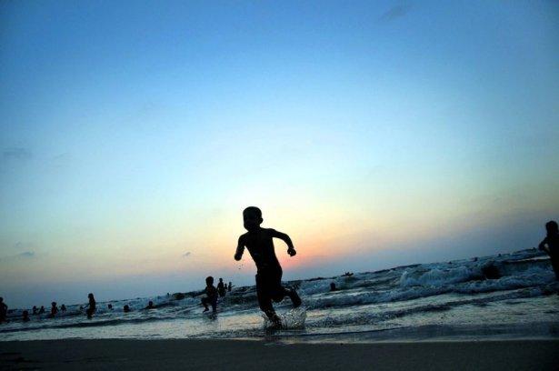 Gazzeliler uzun zaman sonra sahillere akın ettiler