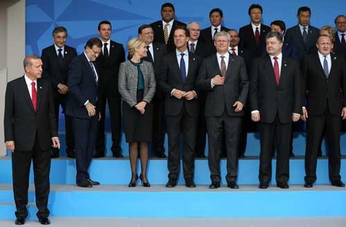 NATO zirvesinde Erdoğan'lı aile fotoğrafı