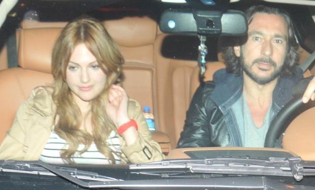 Meryem Uzerli ve Can Ateş kızlarıyla birlikte tatilde