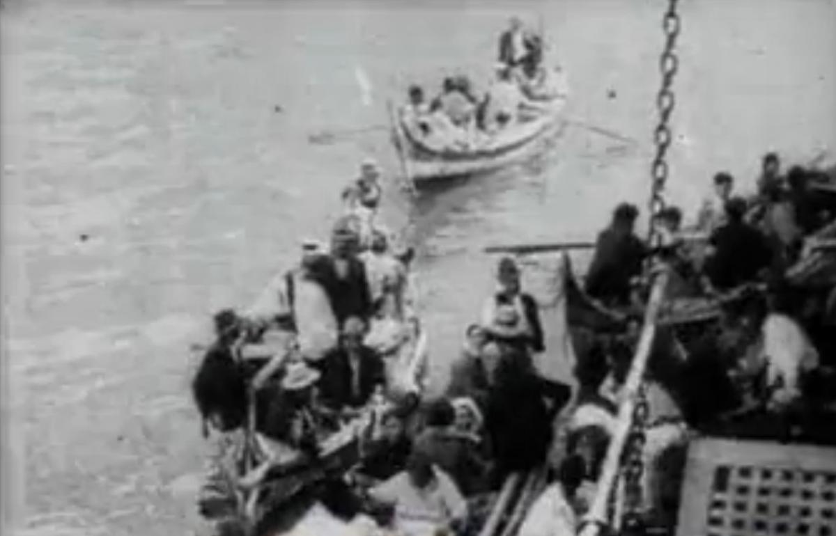 Yunanlılar'ın İzmir'den kaçış görüntüleri İZLE