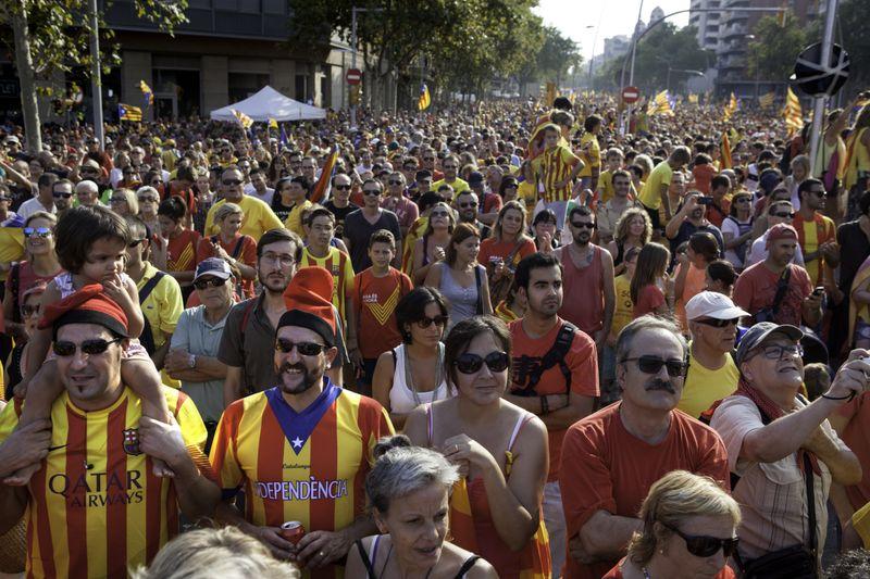 Katalonya'da onbinler bağımsızlık için yürüdü