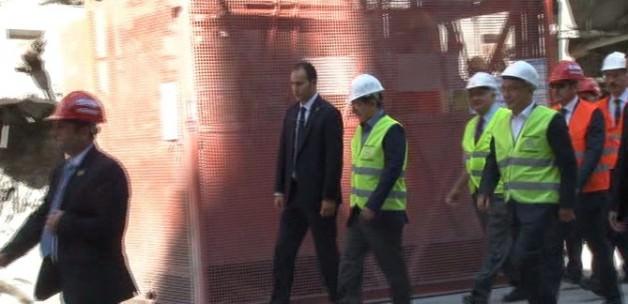 Başbakan Ahmet Davutoğlu Avrasya Tüneli'ni inceledi