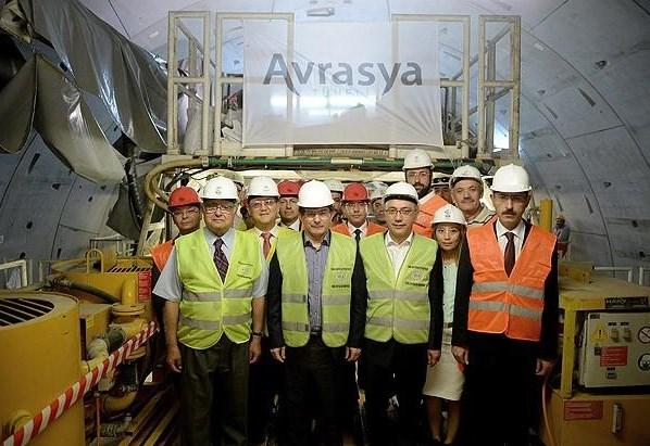 Başbakan Ahmet Davutoğlu Avrasya Tüneli'ni inceledi