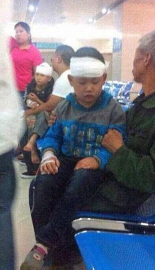 Çinli öğretmen öğrencilerini öldüresiye dövdü