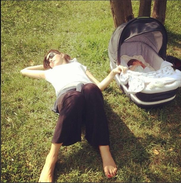 Hande Ataizi anneliği anlattı İZLE