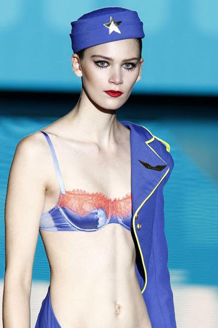 Hostesler artık daha transparan olacak