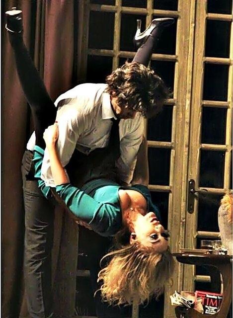 Zerrin Tekindor'dan cesur sahneler