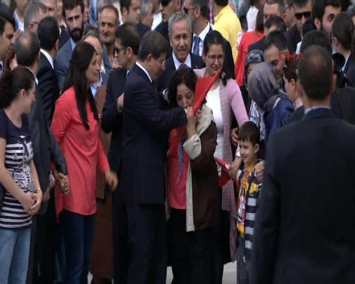 Konsolosluk personeli Ankara'da İZLE