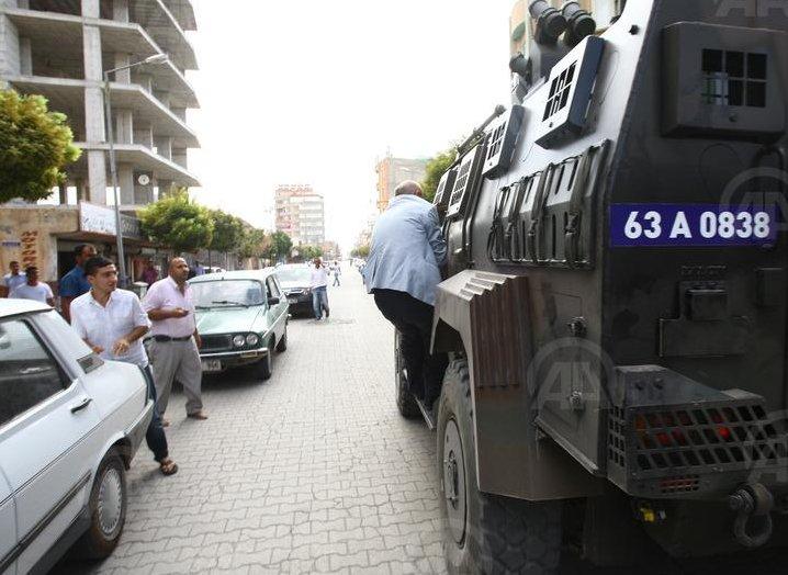 CHP'li Mahmut Tanal polis aracını kovaladı