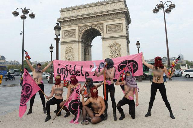 Fransa'da çıplak IŞİD protestosu