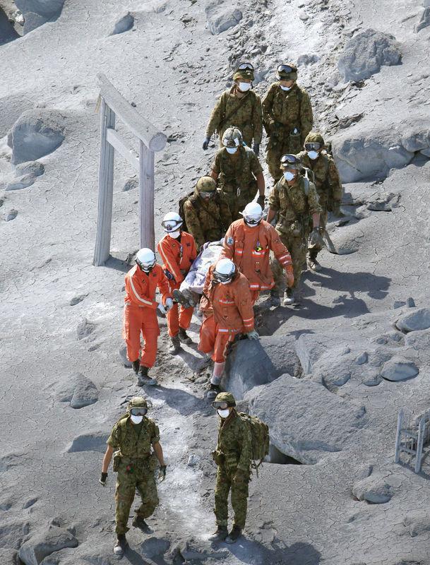 Japonya'daki yanardağ patlamasında 30 dağcı öldü