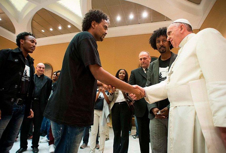 Papa Francis'e anlamlı tişört