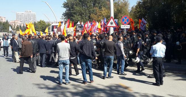 Taksim'de tezkereye hayır eylemi