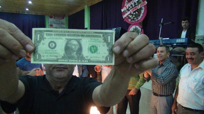 Adanalı müzisyenlerin sahte dolar isyanı