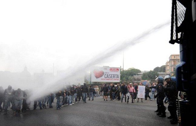 İtalya'da kemer sıkma eylemi