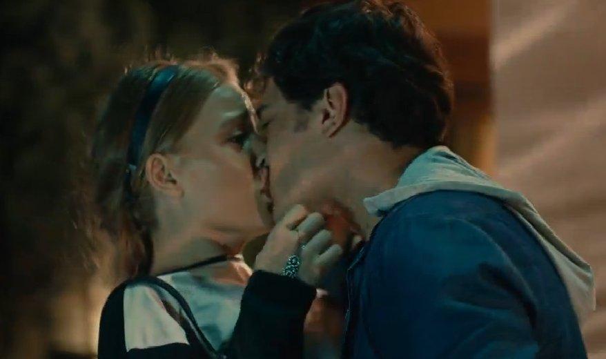 Medcezir'de Yaman ile Mira öpüştü İZLE