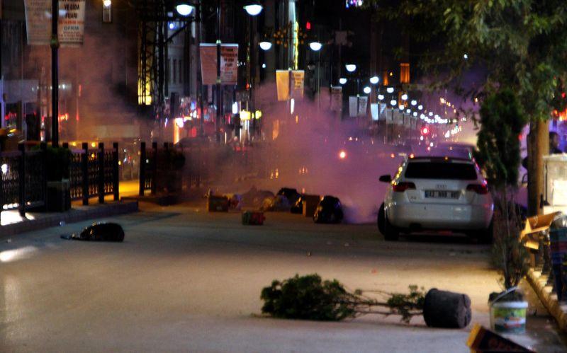 HDP ve CHP'den sokağa çıkın çağrısı