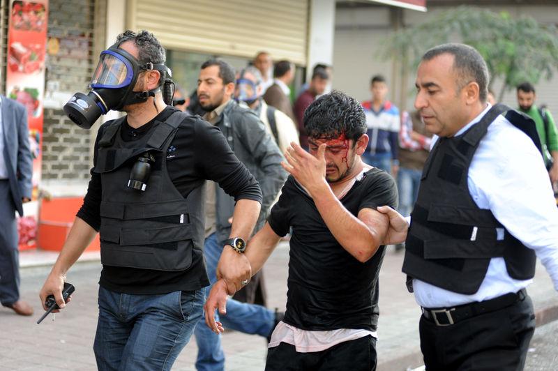 Bağcılar'da sokaklar savaş alanına döndü