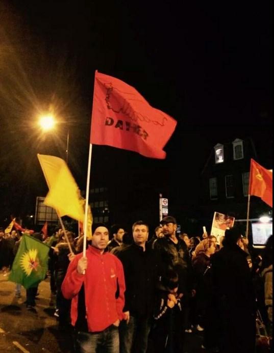 İngiltere'de taşsız molotofsuz Kobani eylemi