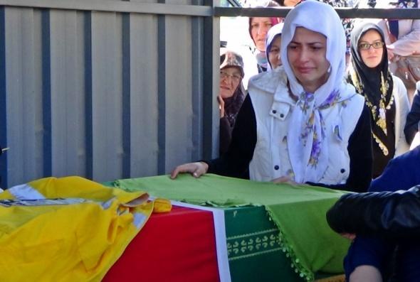 Kızının cenaze namazını kıldıran imamın en zor anı