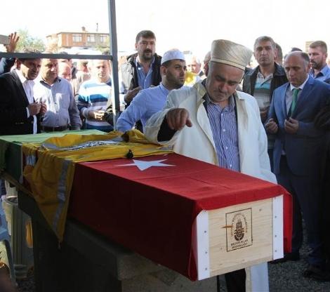 Kızının cenaze namazını kıldıran imamın en zor anı