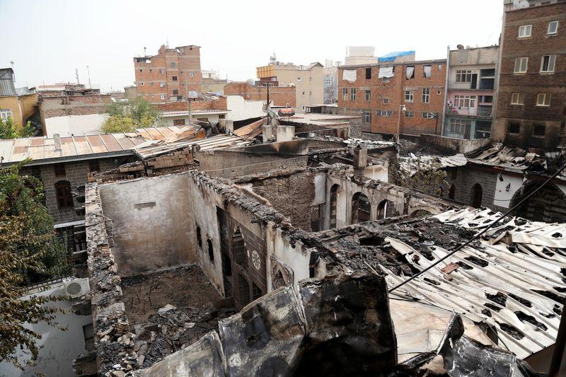 Diyarbakır'da Ziya Gökalp Müzesi yakıldı İZLE