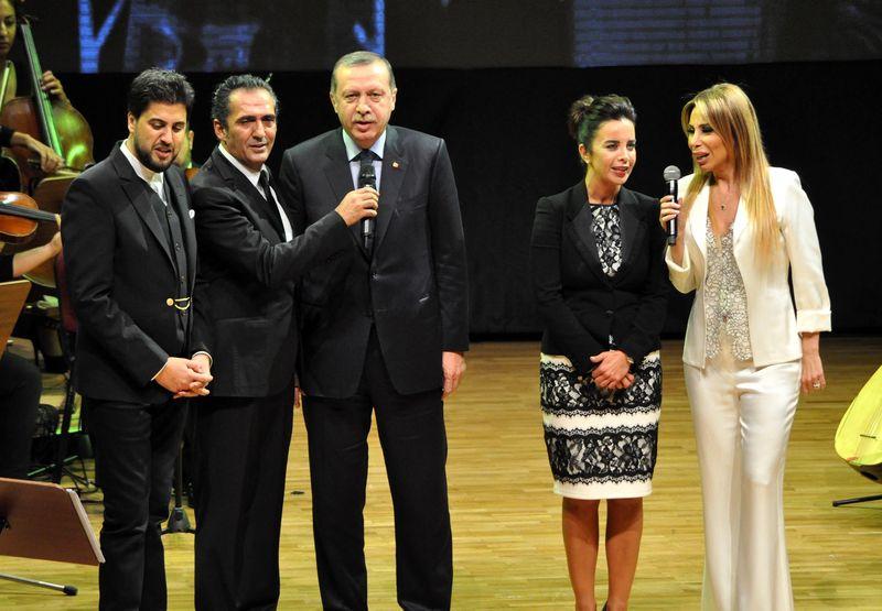 Erdoğan Aşık Veysel'in türküsünü söyledi İZLE