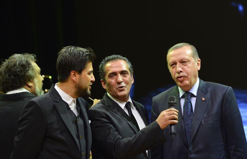 Erdoğan Aşık Veysel'in türküsünü söyledi İZLE