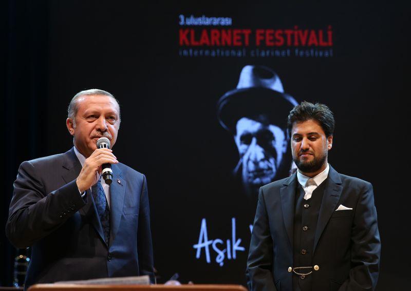 Erdoğan Aşık Veysel'in türküsünü söyledi İZLE