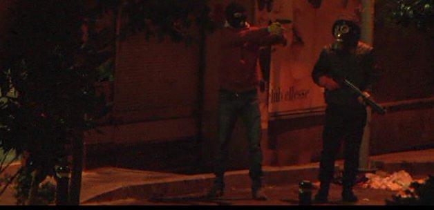 İstanbul'da eli silahlı kişiler görüntülendi