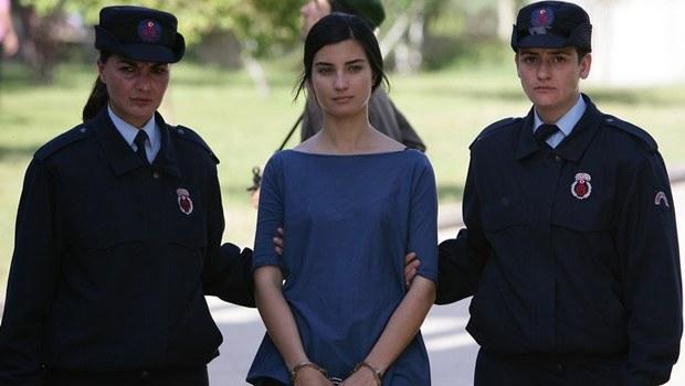 Tuba Büyüküstün Emmy'e aday oldu