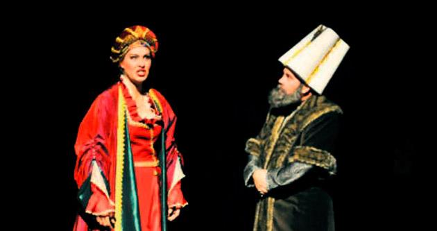 Hürrem kostümünde kaçak içki ticareti