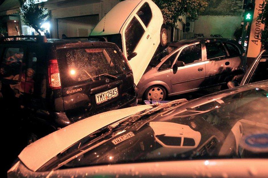 Atina'yı sel bastı