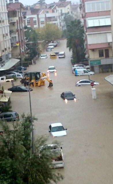 Manavgat sele teslim oldu