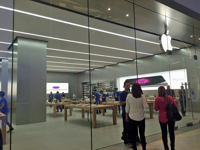 Türkiye'nin ikinci Apple Store'u açıldı